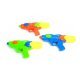 Waterpistool met Tank , 28 x 14 cm groot uit kunststof in de kleur ass.. Geschikt vanaf 3+.