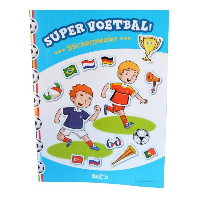 Kleur- en Stickerboek - Super Voetbal 5+ , 20 x 27 cm groot uit papier in de kleur divers. Geschikt vanaf 5+.