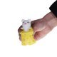 Squeeze Kaasblok met Muis,  groot uit kunststof in de kleur ass.. Geschikt vanaf 3+.