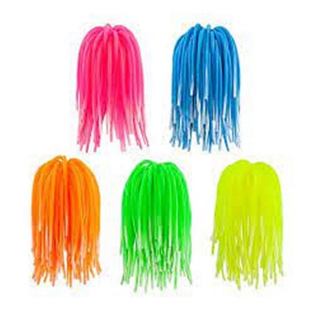 Fluffy Power Bal, 13cm groot uit kunststof in de kleur ass.. Geschikt vanaf 3+.