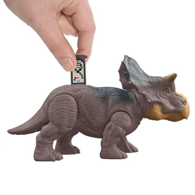 Jurassic World Dominion - Nasutoceratops Dino 13 cm , 13 cm groot uit kunststof in de kleur ass.. Geschikt vanaf 3+.