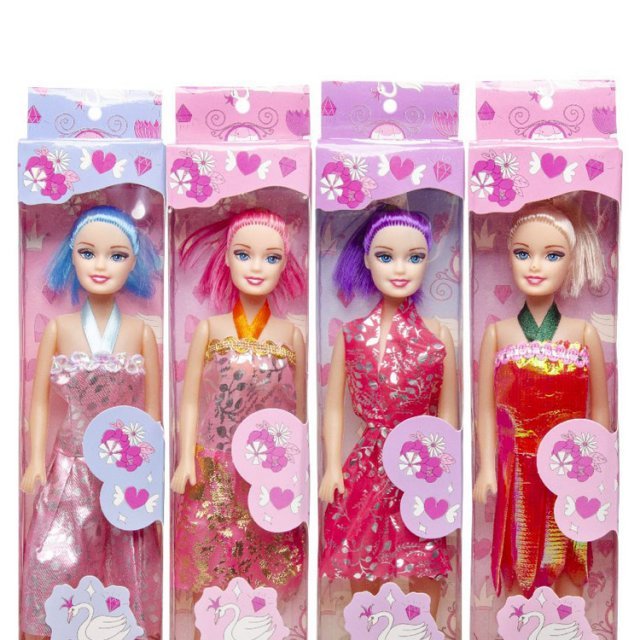 Pop Charm Girl, 26 cm groot uit kunststof in de kleur ass.. Geschikt vanaf 3+.