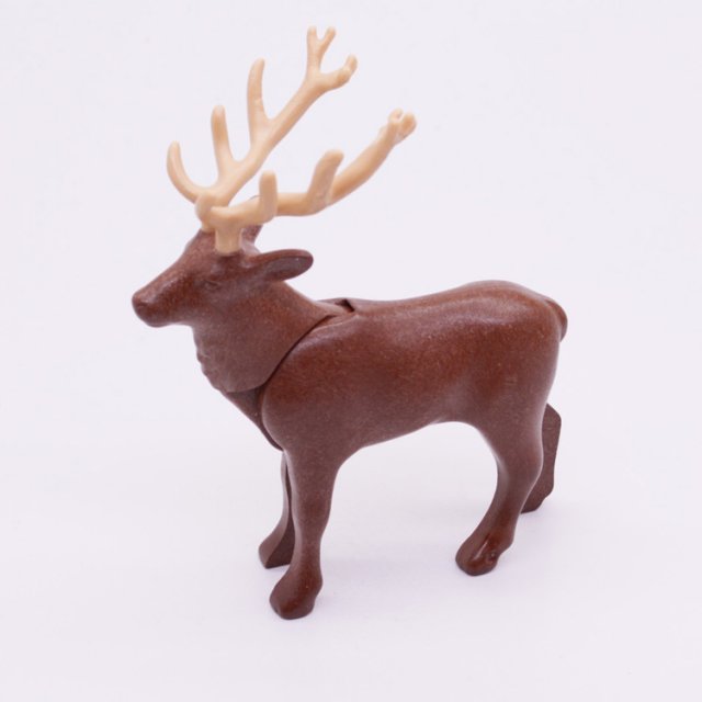Playmobil 30650642 Edelhert Volwassen - BR - Deer Buck Adult ,  groot uit kunststof in de kleur bruin. Geschikt vanaf 3+.