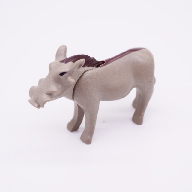 Playmobil 30662453 Wrattenzwijn z Slagtanden - Warthog wo Tusks ,  groot uit kunststof in de kleur grijs. Geschikt vanaf 3+.