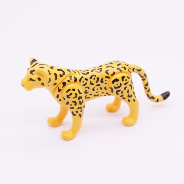 Playmobil 30830100 Jachtluipaard Volwassen - Leopard Adult ,  groot uit kunststof in de kleur m.geel. Geschikt vanaf 3+.