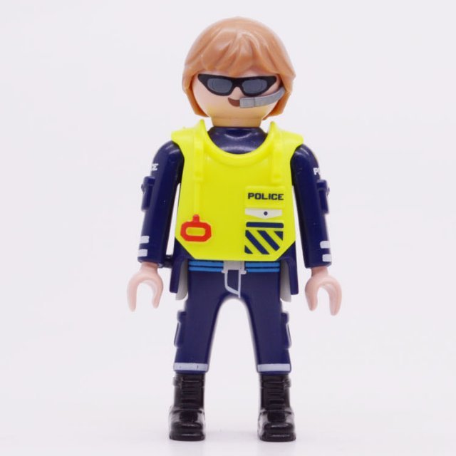 Playmobil 30000175 Man Politieman - Male Policeman ,  groot uit kunststof in de kleur /. Geschikt vanaf 3+.