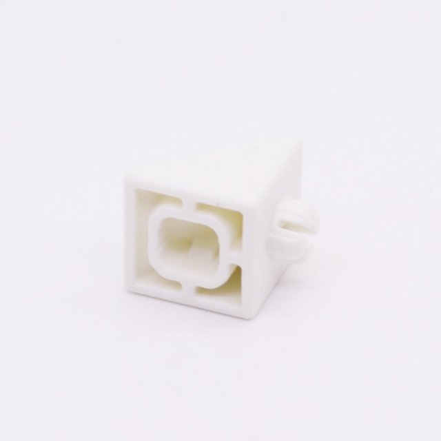 Playmobil 30042542 Bouwsteen Prisma Wit - Connector Prism White ,  groot uit kunststof in de kleur wit. Geschikt vanaf 3+.