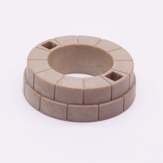 Playmobil 30600660 01 Muur Waterput Vergeeld - Stonework Well Yellowed ,  groot uit kunststof in de kleur grijs. Geschikt vanaf 3+.
