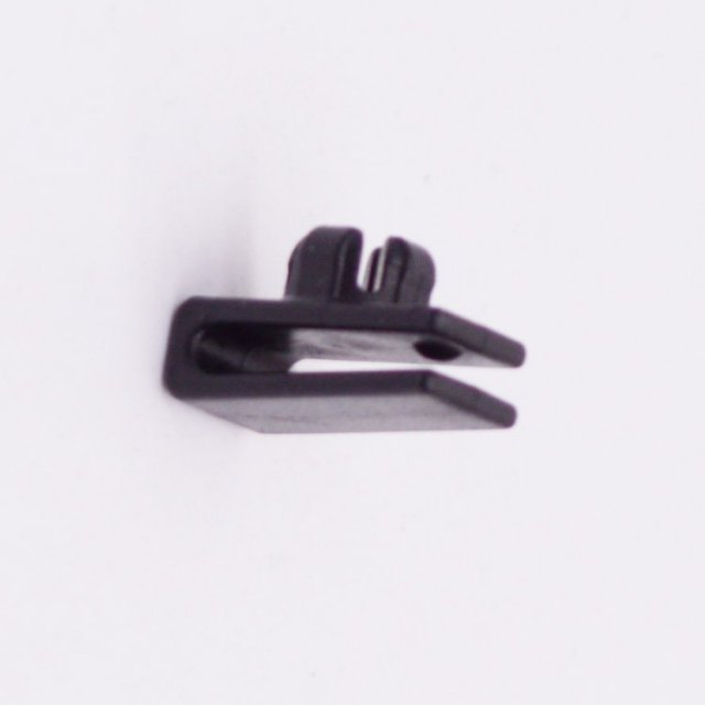 Playmobil 30224750 Klem v Kabel - Clip f Cable ,  groot uit kunststof in de kleur zwart. Geschikt vanaf 3+.