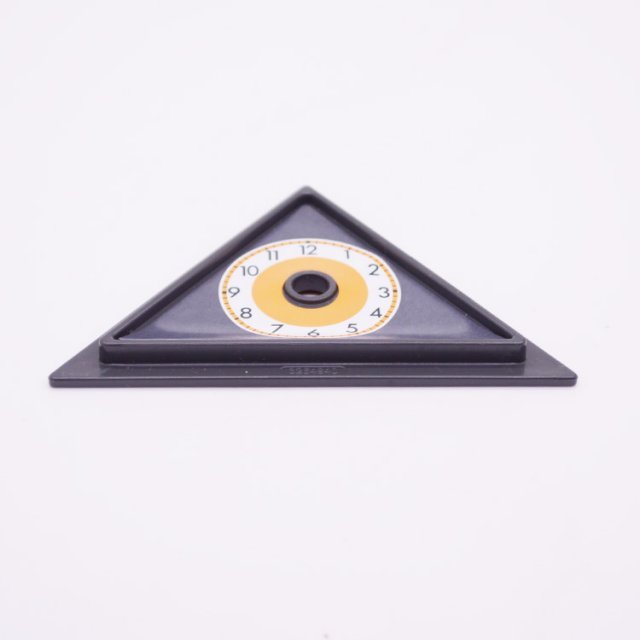 Playmobil 30243352 Behuizing Muurklok Driehoek - Case Wall Clock Triangular ,  groot uit kunststof in de kleur d.grijs. Geschikt vanaf 3+.