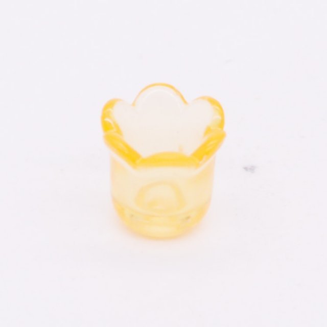Playmobil 30260770 Glas Wandlamp Tulp - Light Shade Tulip ,  groot uit kunststof in de kleur geel. Geschikt vanaf 3+.