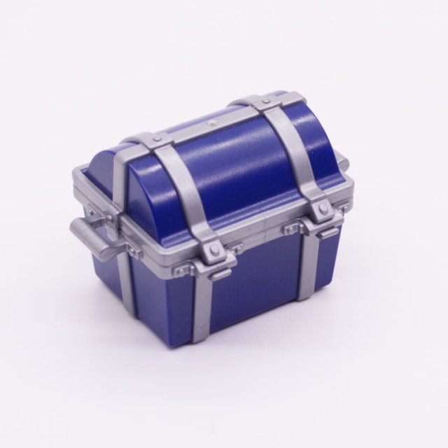 Playmobil 30458350 30458360 Schatkist Geldkist m Sierbeslag - Chest Trunk w Bands ,  groot uit kunststof in de kleur blauw. Geschikt vanaf 3+.
