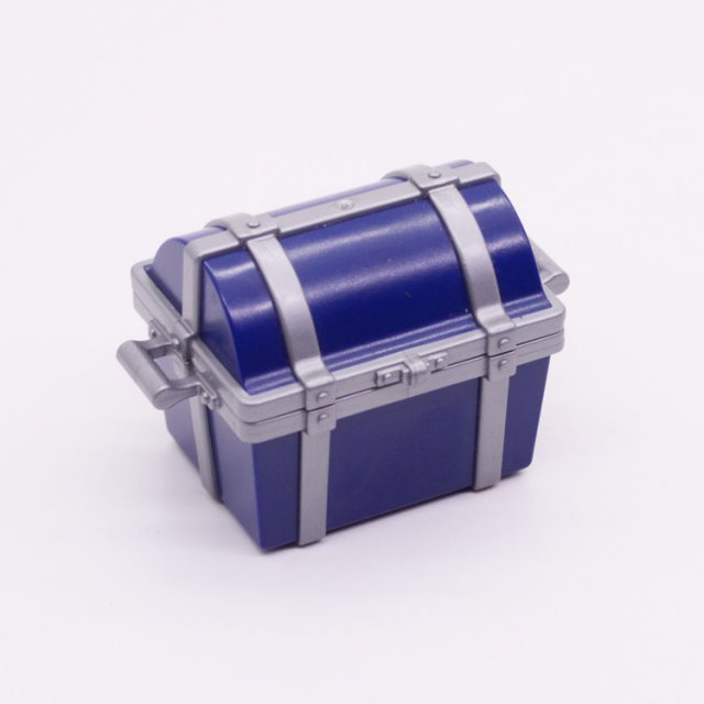 Playmobil 30458350 30458360 Schatkist Geldkist m Sierbeslag - Chest Trunk w Bands ,  groot uit kunststof in de kleur blauw. Geschikt vanaf 3+.