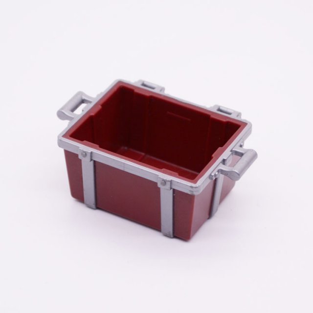 Playmobil 30469370 Kist m Zilver Sierbeslag - Trunk w Silver Bands ,  groot uit kunststof in de kleur burgundy. Geschikt vanaf 3+.