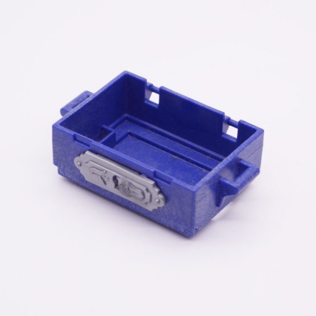 Playmobil 30677870 01 Kist Basis m Slot - BL - Chest Trunk Base w Lock ,  groot uit kunststof in de kleur blauw. Geschikt vanaf 3+.