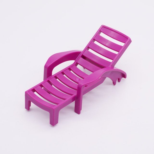 Playmobil 30069563 Ligzetel Zonnebed Paars - Lawn Chair Sunbed Purple ,  groot uit kunststof in de kleur paars. Geschikt vanaf 3+.