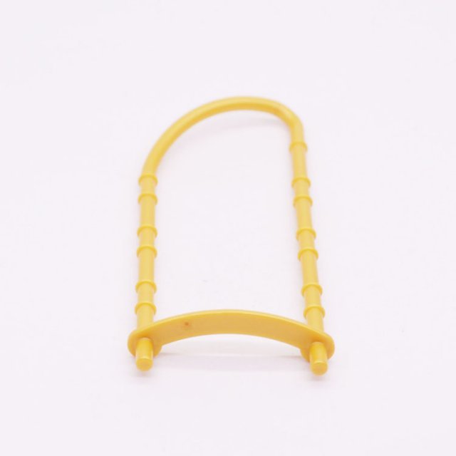 Playmobil 30515502 02 Frame Pruikstand Rechts - Frame Wig Stand Right ,  groot uit kunststof in de kleur goud. Geschikt vanaf 3+.