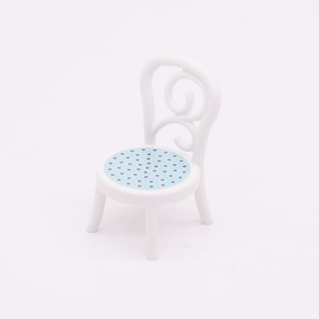 Playmobil 30242943 02 Stoel Gebogen Ontwerp - DISCOLORED - Chair Curvy Design ,  groot uit kunststof in de kleur wit. Geschikt vanaf 3+.