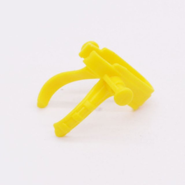 Playmobil 30029152 Pony Harnas Geel - 2011 Style - Chest Harness Pony Yellow ,  groot uit kunststof in de kleur geel. Geschikt vanaf 3+.