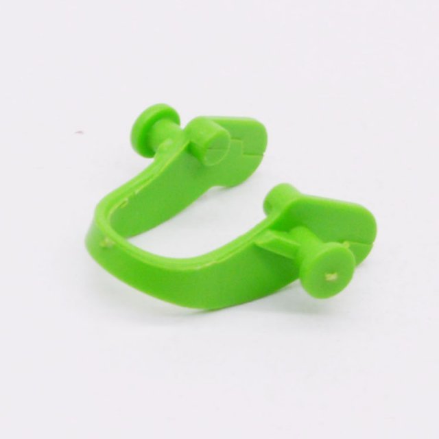 Playmobil 30614760 01 Pony Harnas Groen - Chest Harness Pony Green ,  groot uit kunststof in de kleur groen. Geschikt vanaf 3+.