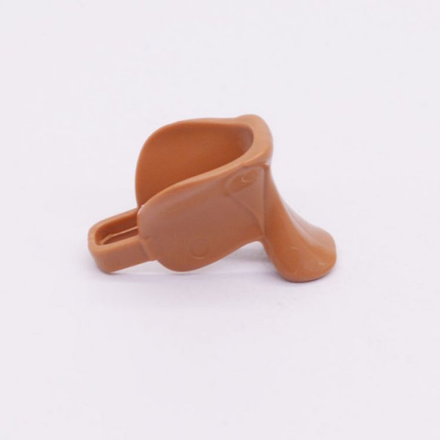 Playmobil 30056422 Zadel Li Bruin - 2011 Style - Saddle Li Brown ,  groot uit kunststof in de kleur l.bruin. Geschikt vanaf 3+.