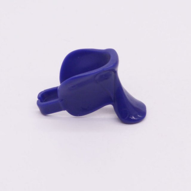 Playmobil 30056822 Zadel Do Blauw - 2011 Style - Saddle Da Blue ,  groot uit kunststof in de kleur d.blauw. Geschikt vanaf 3+.