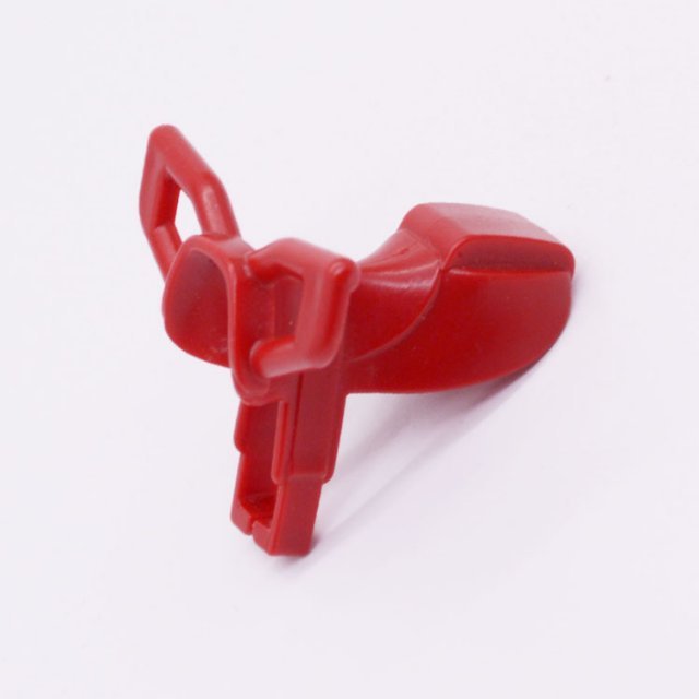 Playmobil 30060662 Zadel Paard Zijgrepen Stunt - R - Horse Saddle Side Handles Stunt ,  groot uit kunststof in de kleur rood. Geschikt vanaf 3+.