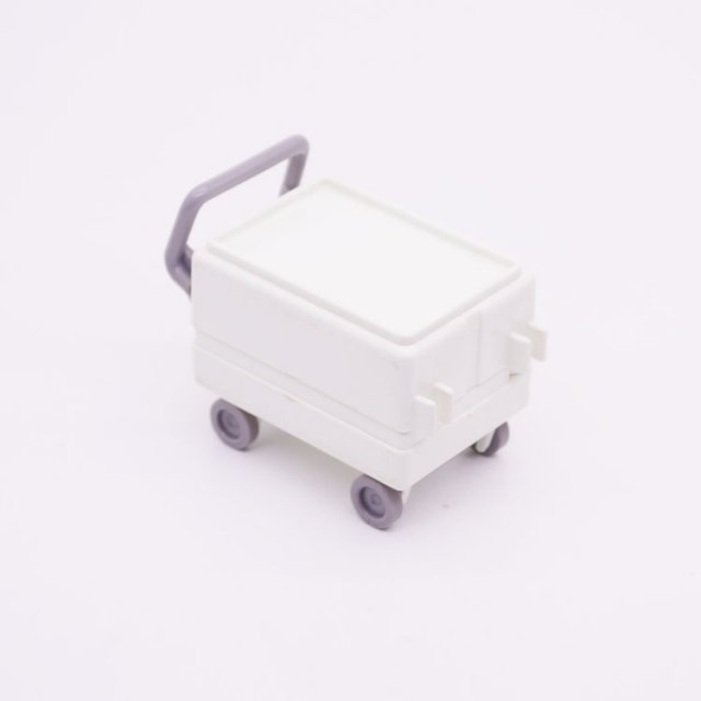 Playmobil 30605510 Trolley m Draaiplateau - W - Cart w Swing Out Shelf ,  groot uit kunststof in de kleur wit. Geschikt vanaf 3+.