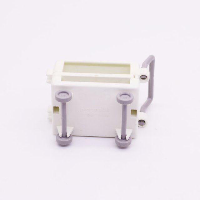 Playmobil 30605510 01 Trolley m Draaiplateau - W - Cart w Swing Out Shelf ,  groot uit kunststof in de kleur wit. Geschikt vanaf 3+.