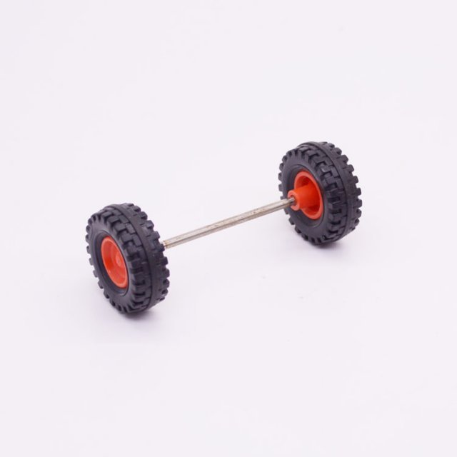 Playmobil 30651170 Vooras Wielen Tractor - Front Axle Wheels Tractor ,  groot uit kunststof in de kleur zwart. Geschikt vanaf 3+.