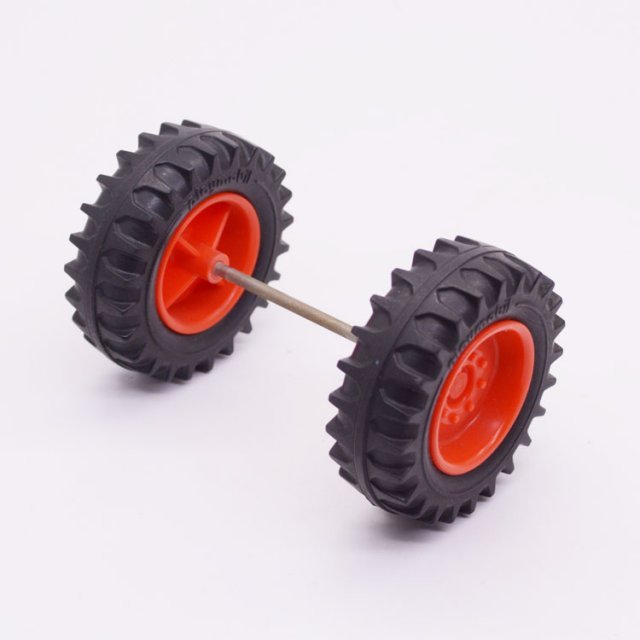 Playmobil 30651180 Achteras Wielen Tractor - Rear Axle Wheels Tractor ,  groot uit kunststof in de kleur zwart. Geschikt vanaf 3+.